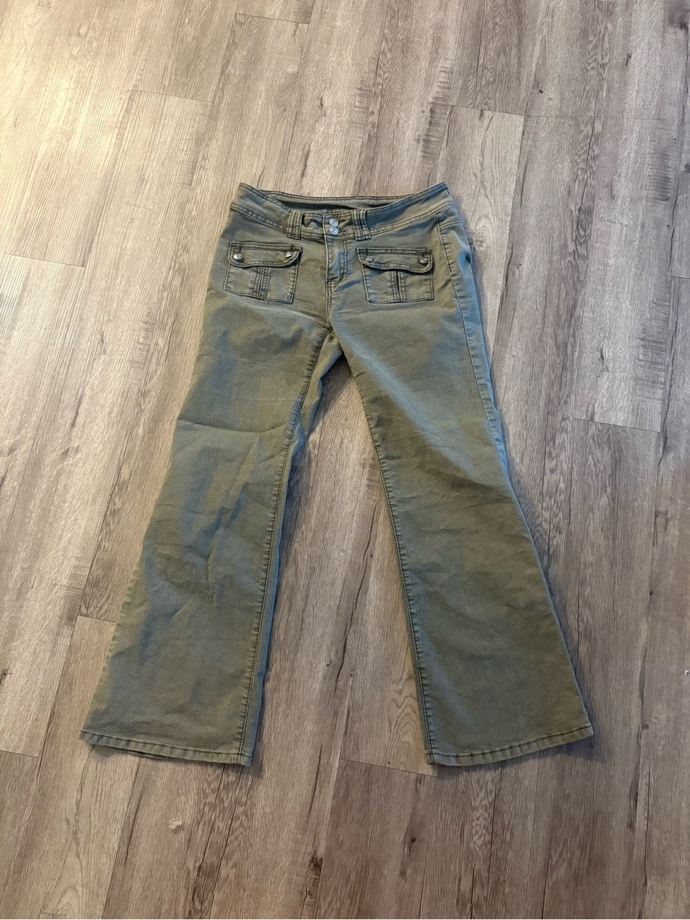 SHEIN Olive Green Flare Jeans with Front Flap Pockets